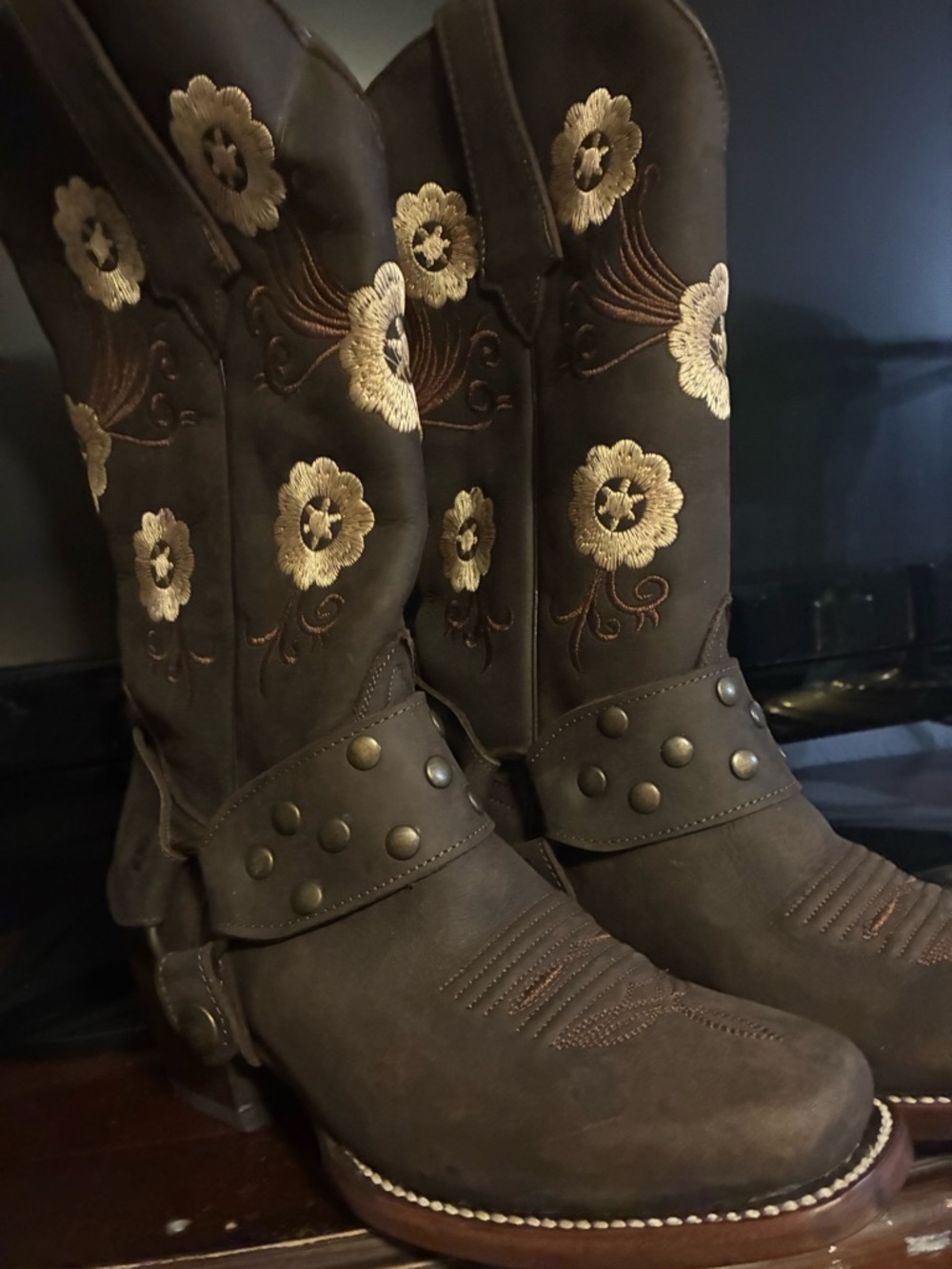 Brown Embroidered Western Cowboy Boots